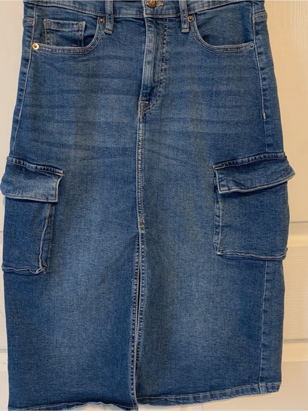 DKNY Mid-Blue Slim Cargo Denim Skirt